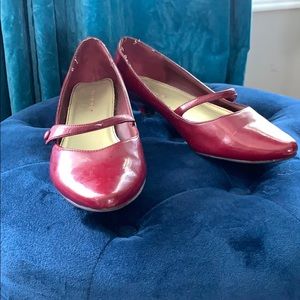 Predictions Vintage style red kitten heels